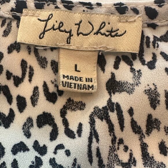 Lily White Leopard Print Button-Front Peplum Blouse Women's Size Large EUC - Picture 5 of 8
